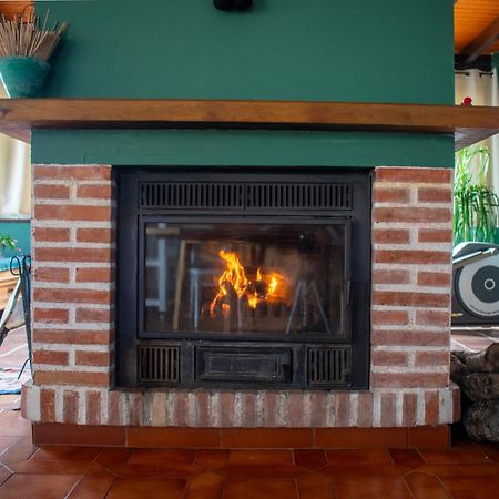 アロヨ・デ・ラ・ミエル Vivienda Acogedora Con Piscinaヴィラ エクステリア 写真