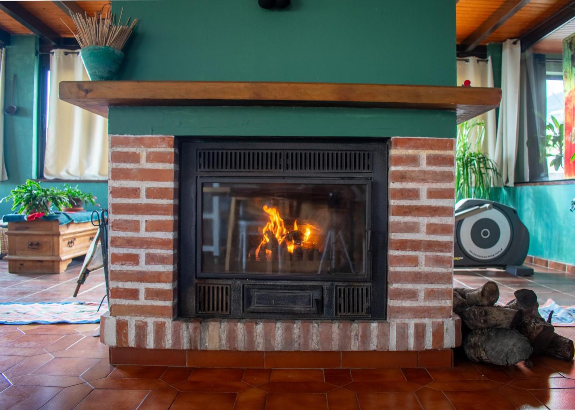 アロヨ・デ・ラ・ミエル Vivienda Acogedora Con Piscinaヴィラ エクステリア 写真